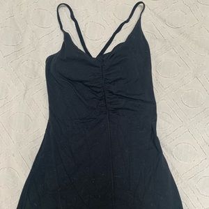 Lululemon black tank form fitting